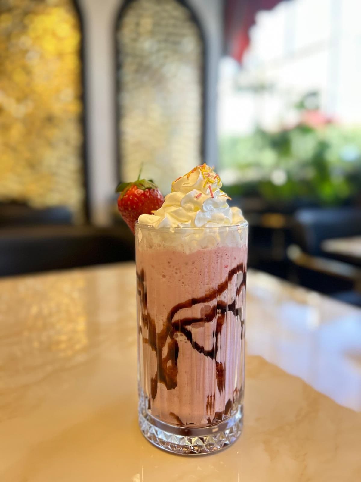 Çilekli Milkshake